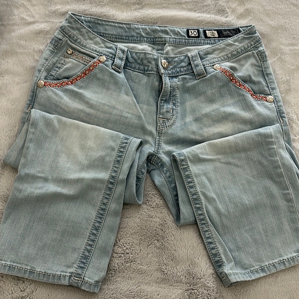 Miss Me Mid Rise Capri - Size 30